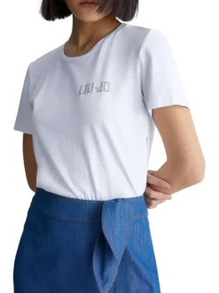 Robe courte bicolore blanche au dessus et bleue au niveau de la jupe