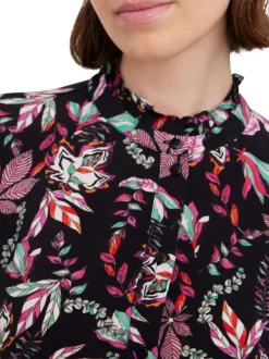 Robe courte black imprimée floral à coupe ajustée et col v