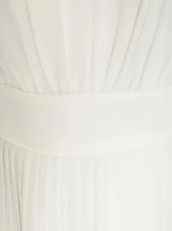 Robe courte blanche à manche 3/4 unie à coupe plissée et un col en v