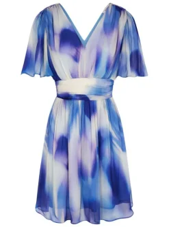 Robe courte bleue à imprimé avec une coupe cintrée et des manches courtes