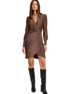 Robe courte bronze incrustée de fils lurex et pourvue d'un col v