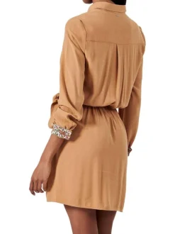 Robe courte camel unie à coupe portefeuille col français et à manches longues