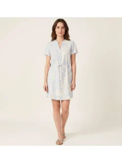 Robe courte ciel floral avec une coupe ajustée et un col tunisien