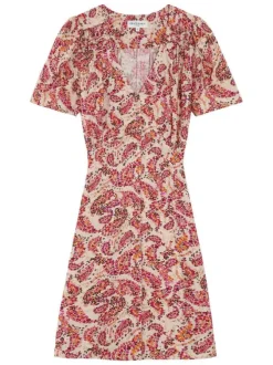 Robe courte corail avec des motifs floraux et une coupe droite