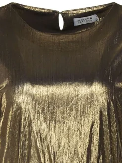 Robe courte dorée avec une coupe droite un col rond et des manches courtes