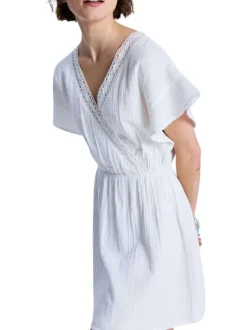 Robe courte en coton biologique blanche pourvue d'une coupe cintrée