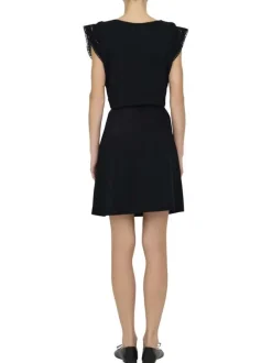 Robe courte en coton biologique noir uni avec une coupe droite et un col rond