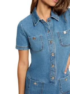 Robe courte en coton bleue à coupe droite pourvue d'un col chemise