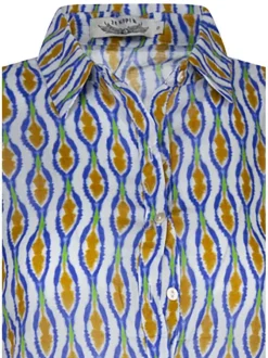 Robe courte en coton bleu imprimée avec une fermeture boutonnée