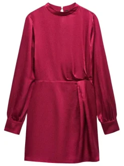 Robe courte framboise avec une coupe fluide un col rond et manches bouffantes