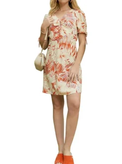 Robe courte Islande orange fleurie à coupe droite col v et à manches courtes
