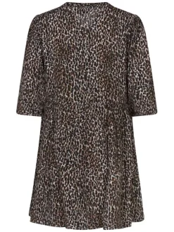 Robe courte léopard avec un col tunisien et des manches 3/4