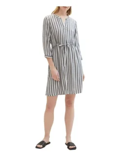 Robe courte marine rayée coupe droite col tunisien et à manches longues