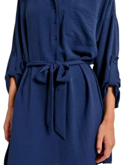 Robe courte marine unie avec une coupe droite un et col à revers
