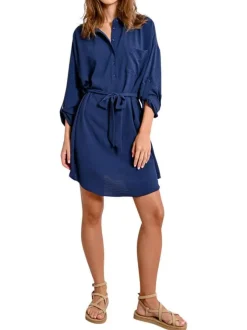Robe courte marine unie avec une coupe droite un et col à revers