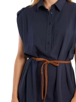 Robe courte marine unie pourvue d'un col chemise et d'une coupe droite