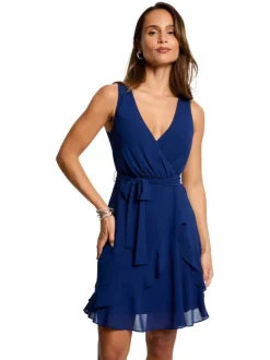 Robe courte marine unie pourvue d'une coupe évasée et d'un décolleté cache-coeur