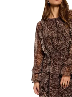 Robe courte à motifs léopards avec une coupe fluide et un col rond