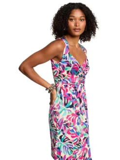 Robe courte multicolore imprimée avec une coupe droite et un col v