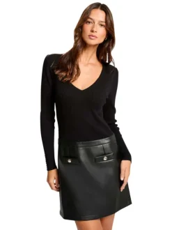 Robe courte noire bi-matière avec une coupe ajustée, col v et à manches longues