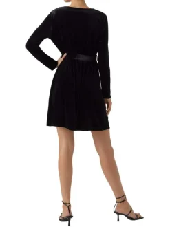 Robe courte noire en velours à coupe ample col cache-cœur et à manches longues