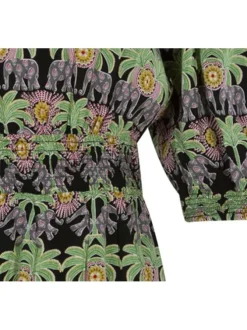 Robe courte noire fleurie avec une coupe évasée col v et à manche 3/4