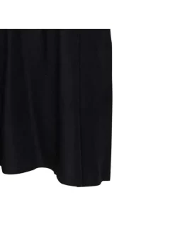 Robe courte noire unie avec empiècement en dentelle à coupe droite et col v