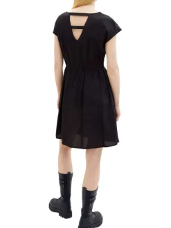 Robe courte noire unie coupe droite col rond et avec un lien à la taille