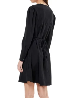 Robe courte noire unie à coupe patineuse col v et à manches longues
