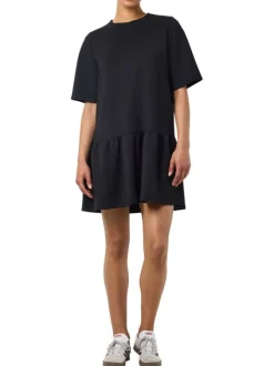 Robe courte noire unie à coupe évasée sur le bas et à col rond