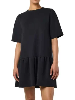 Robe courte noire unie à coupe évasée sur le bas et à col rond