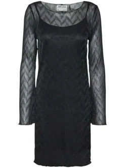 Robe courte noire unie droite à col rond et à manches longues en voile