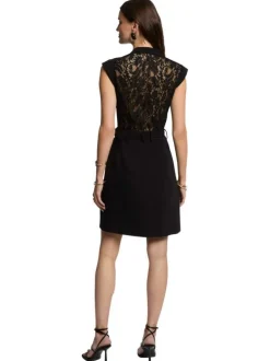 Robe courte noire unie en dentelle ajourée à coupe droite sans manches