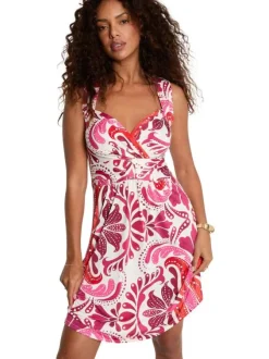 Robe courte rose sans manche à coupe cintrée pourvue d'un col v croisé