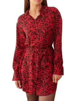 Robe courte rouge avec un imprimé zébré et monogramme et une coupe évasée