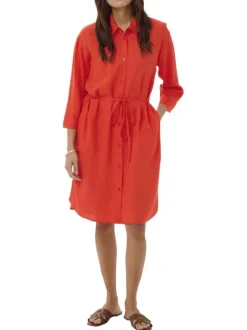 Robe courte rouge unie pourvue d'une coupe ajustée et d'un col chemise