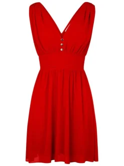Robe courte rouge unie pourvue d'une coupe évasée et d'un décolleté en V
