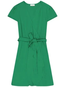 Robe courte verte avec une coupe portefeuille un col v et à manches courtes