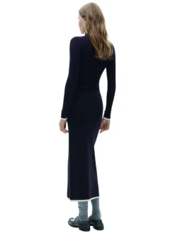 Robe longue ajustée marine en maille côtelée avec col rond et manches longues