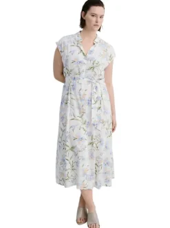 Robe longue beige à motifs pourvue d'un col chemise et d'une coupe évasée