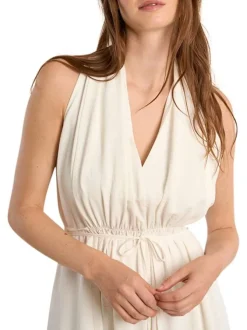 Robe longue blanche unie sans manche pourvue d'une coupe évasée