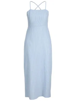 Robe longue bleue sans manche ornée d'un motif à rayures et de fines bretelles