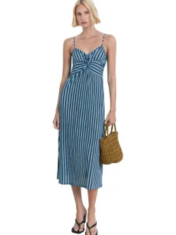Robe longue bleu imprimée avec une coupe droite à col v et des bretelles