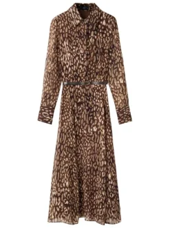Robe longue brune à motif léopard pourvue d'une coupe midi et d'un col à rabats