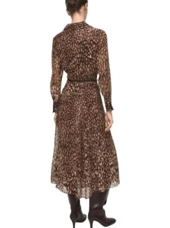 Robe longue brune à motif léopard pourvue d'une coupe midi et d'un col à rabats