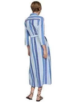 Robe longue ciel rayée avec une coupe droite et des manches longues