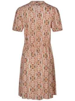 Robe longue écrue florale pourvue d'une coupe large et des manches courtes