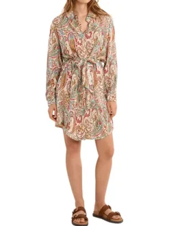 Robe longue écrue à motifs pourvue d'un col chemise et de manches longues
