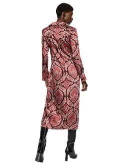 Robe longue Dakota à coupe midi ample, imprimé baroque rouge intégral, à manches longues et nouée à la taille