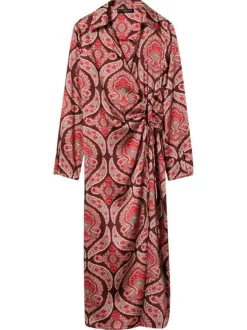 Robe longue Dakota à coupe midi ample, imprimé baroque rouge intégral, à manches longues et nouée à la taille
